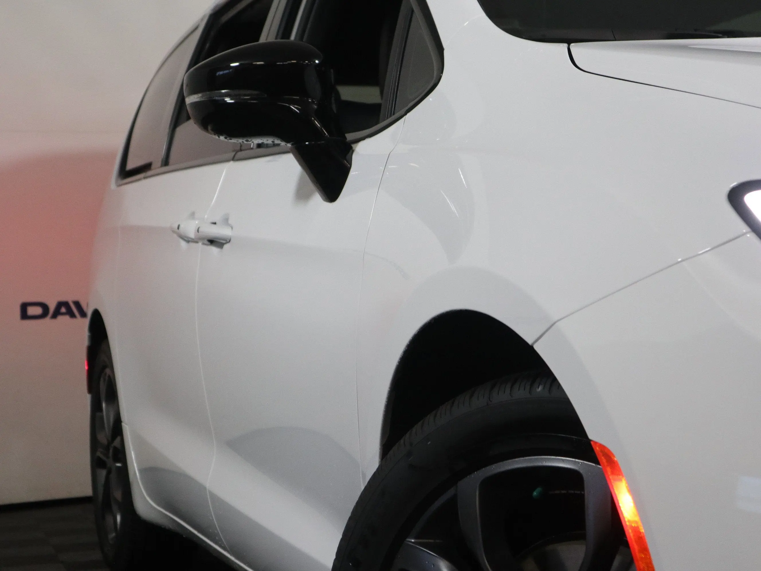 2026 Chrysler Pacifica Select photo 3