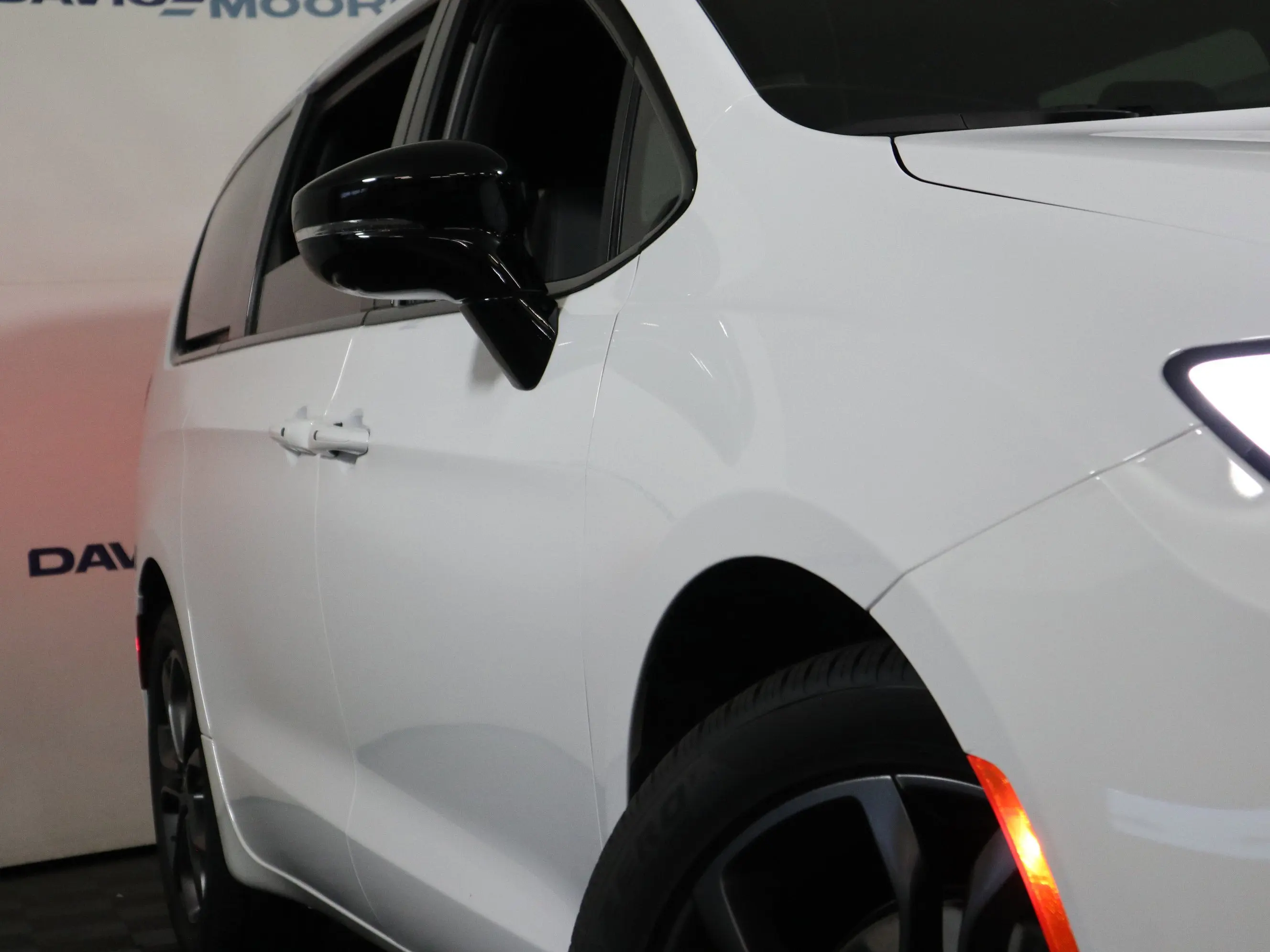 2026 Chrysler Pacifica Select photo 3