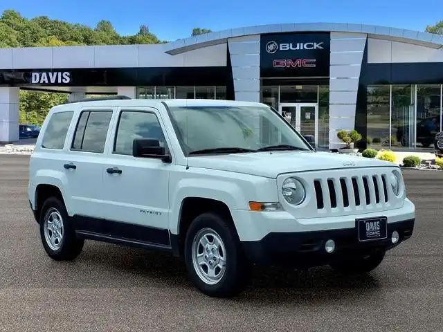 2016 Jeep Patriot Sport's photo