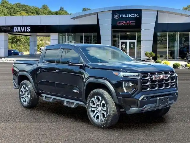 2023 GMC Canyon 4WD AT4 Crew Cab Short Box's photo