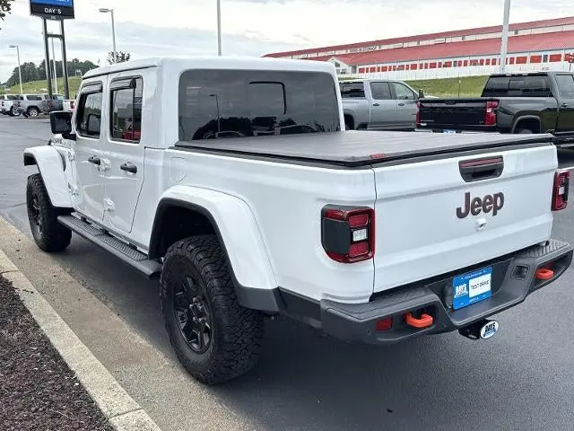 2021 Jeep Gladiator Mojave photo 3