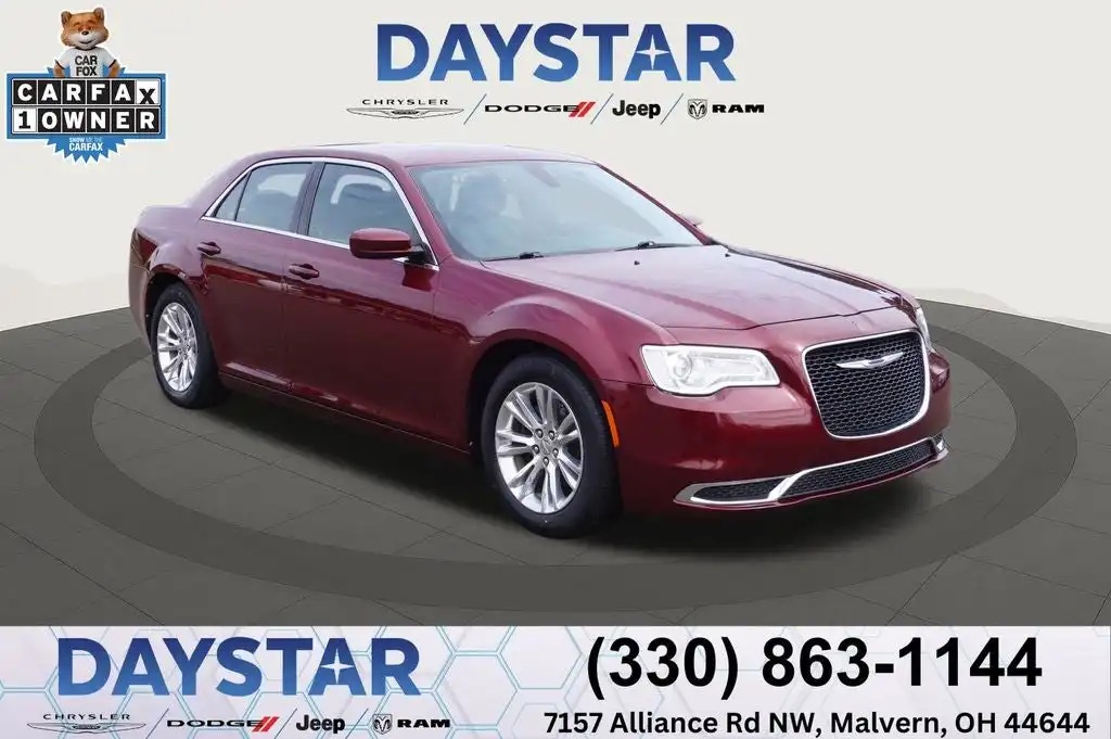 2016 Chrysler 300 Limited's photo