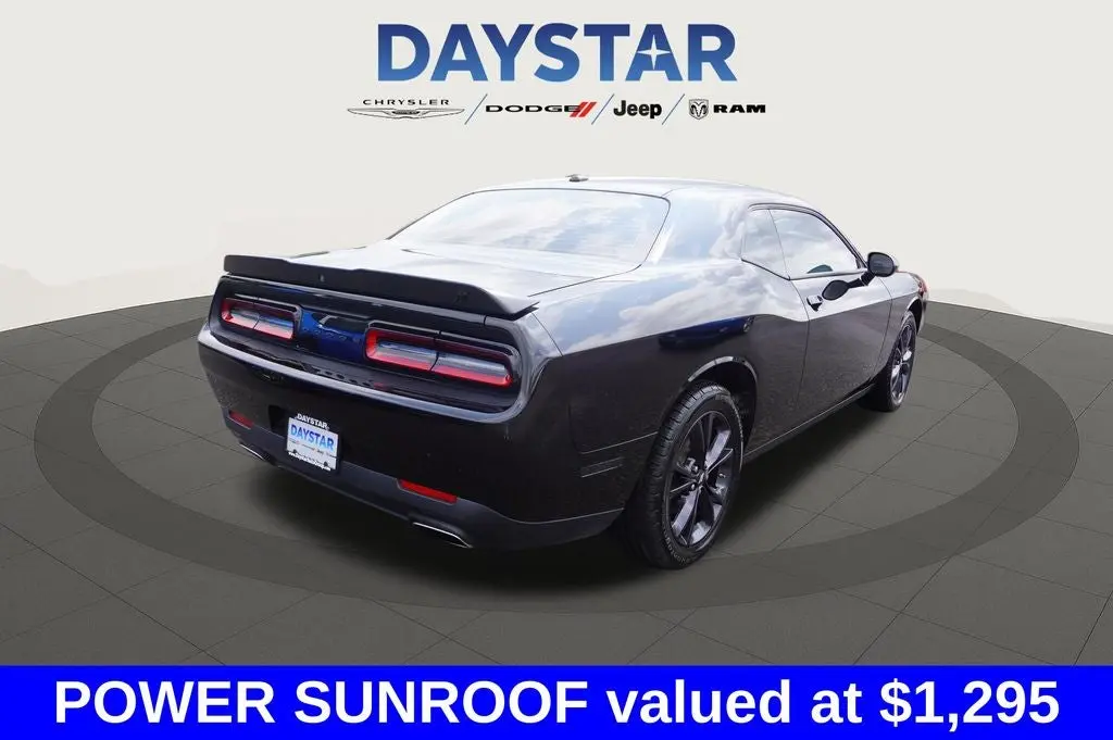 2023 Dodge Challenger SXT Auto AWD photo 3