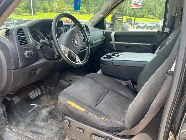 2011 GMC Sierra 4WD Crew Cab SLE MWB's photo
