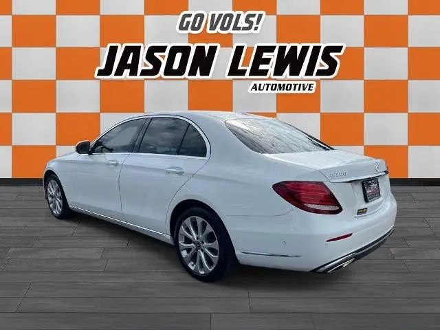 2018 Mercedes-Benz E-Class E300 4MATIC photo 5