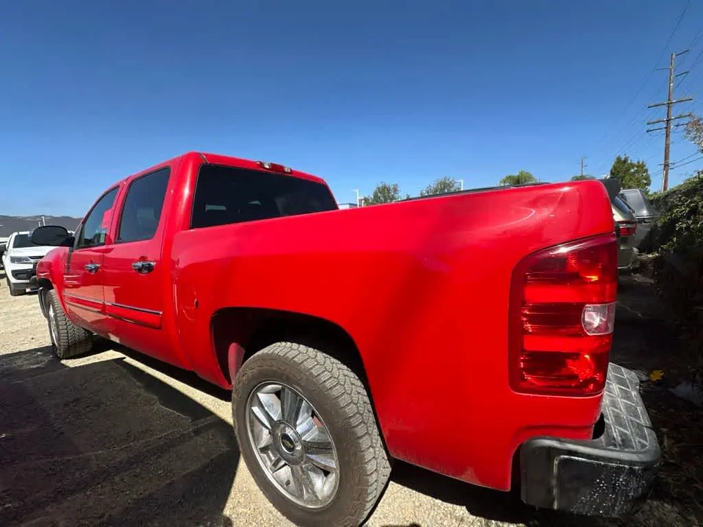 2013 Chevrolet Silverado 1500 LT Crew Cab photo 4