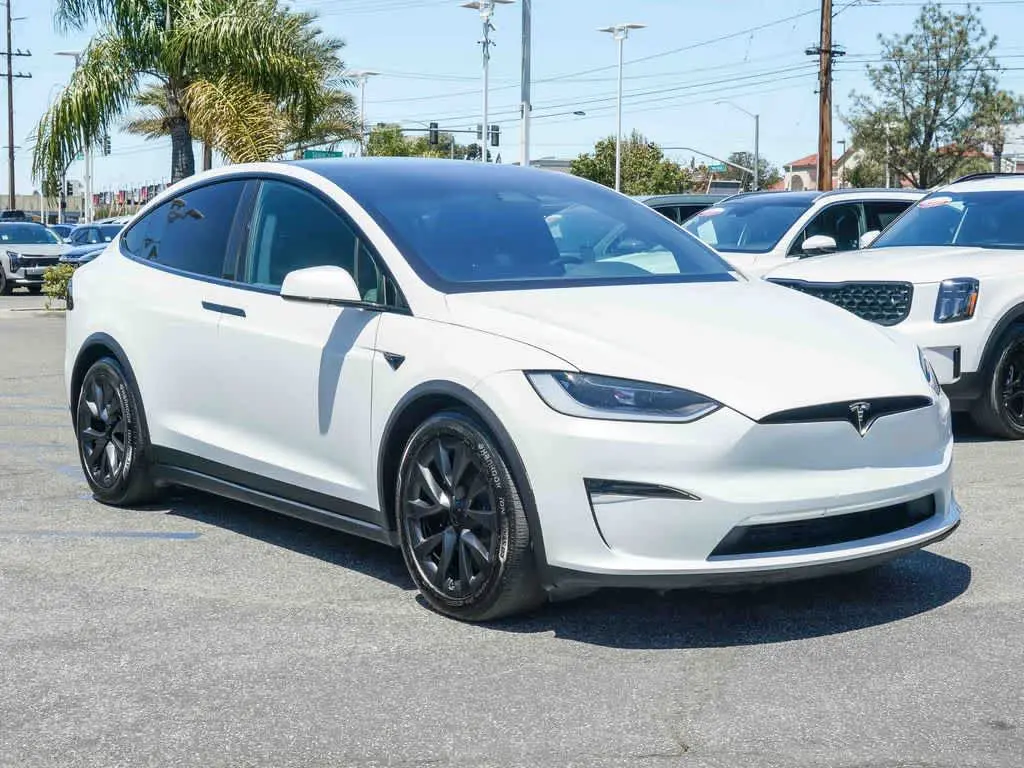 2023 Tesla Model X Long Range photo 3