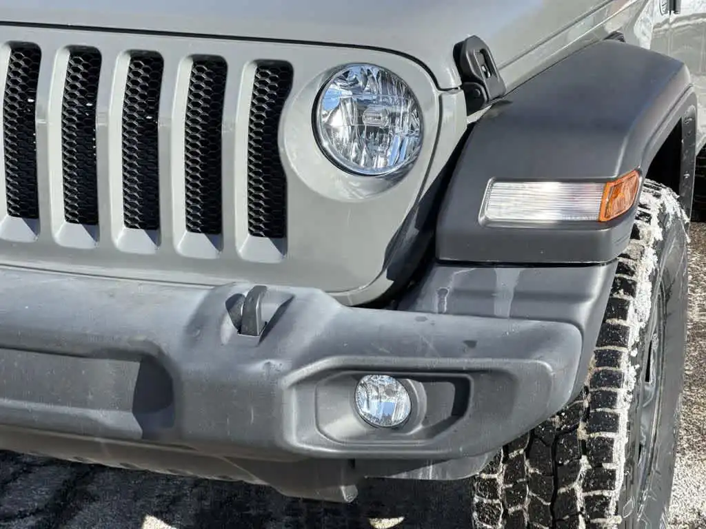 2021 Jeep Wrangler Sport's photo