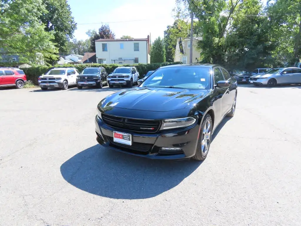 2016 Dodge Charger SXT AWD photo 1