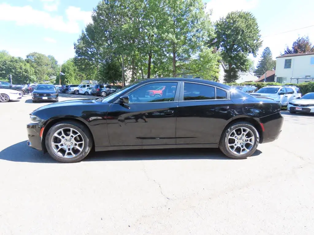 2016 Dodge Charger SXT AWD photo 3