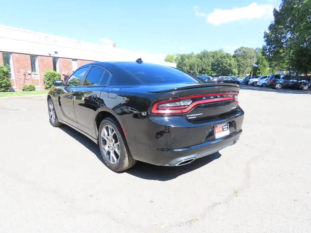 2016 Dodge Charger SXT AWD photo 4