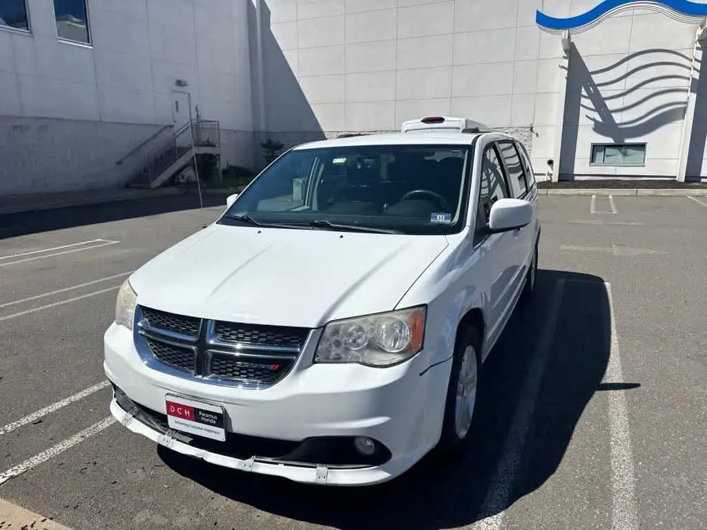 2013 Dodge Grand Caravan Crew photo 1