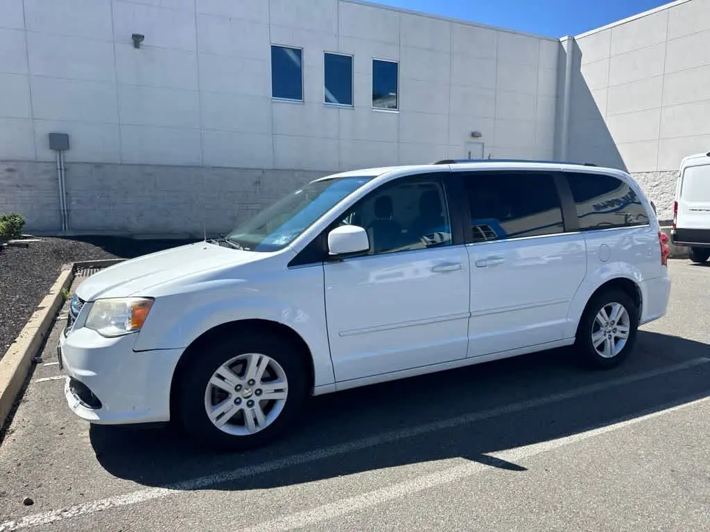2013 Dodge Grand Caravan Crew photo 4