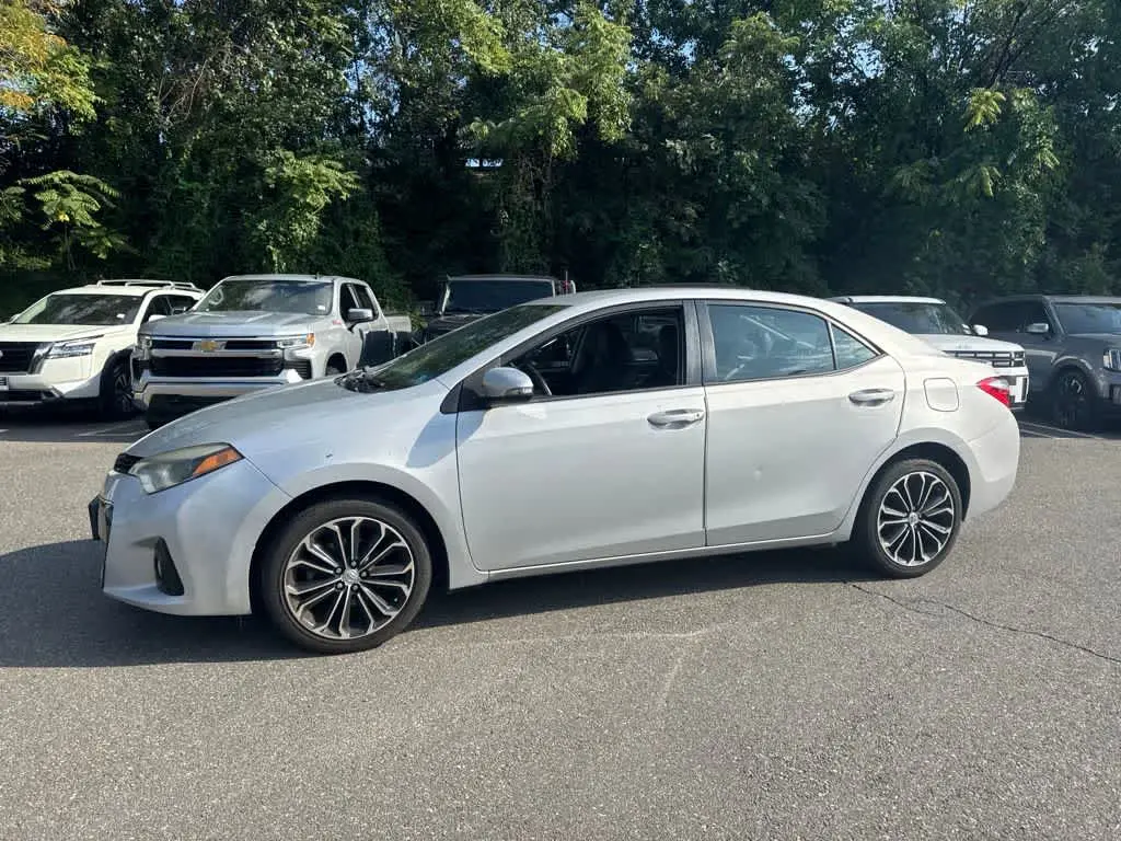 2014 Toyota Corolla S AT photo 3