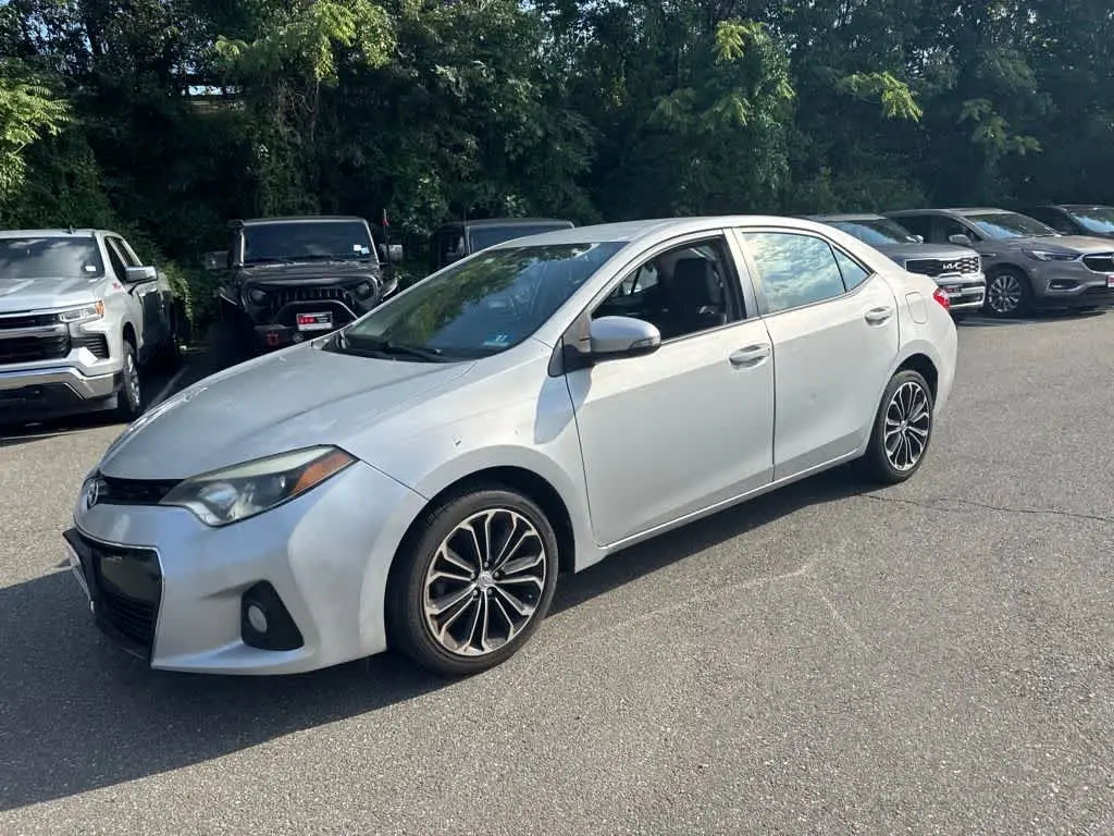2014 Toyota Corolla S AT photo 5
