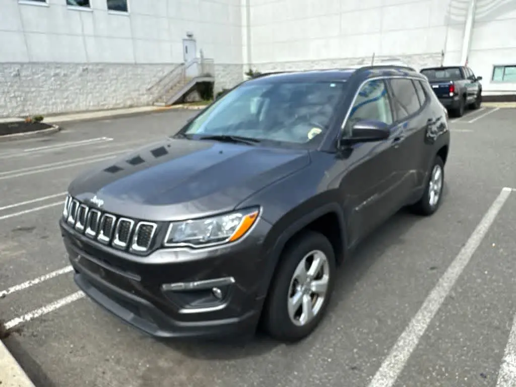 2019 Jeep Compass Latitude 4WD photo 3