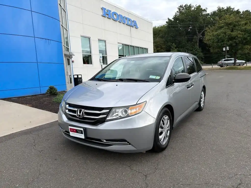 2017 Honda Odyssey LX's photo