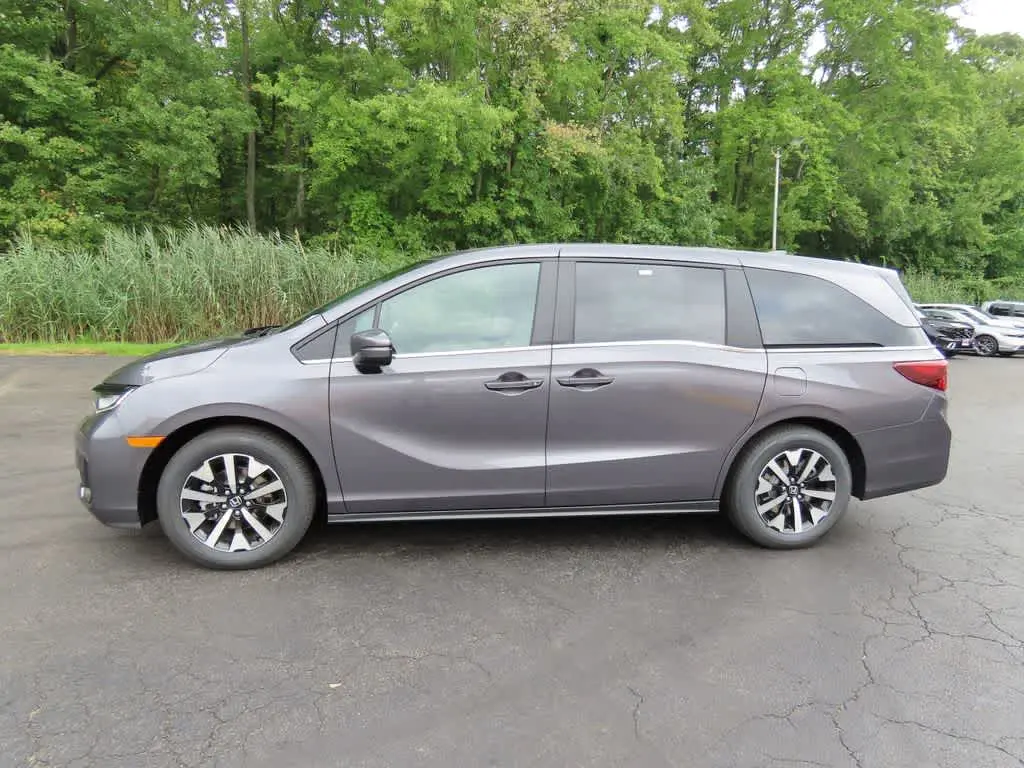 2027 Honda Odyssey EX-L photo 3