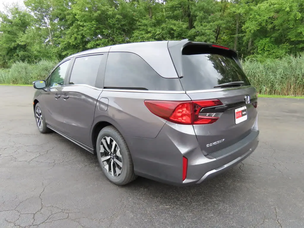 2027 Honda Odyssey EX-L photo 4