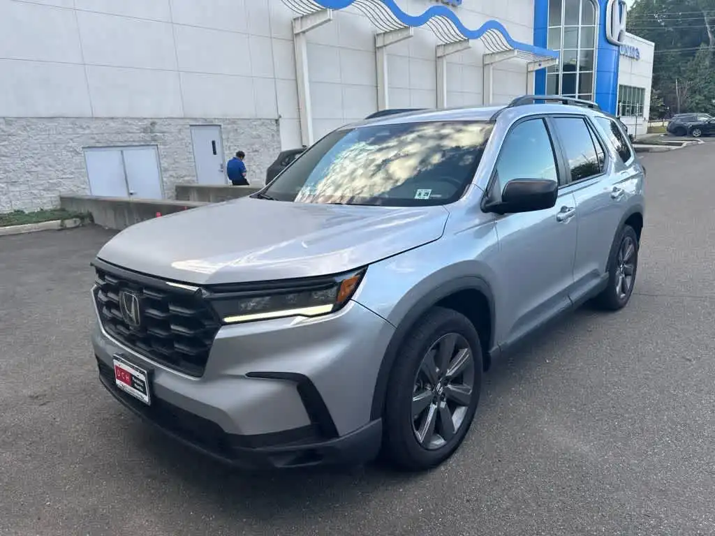 2025 Honda Pilot Sport AWD's photo