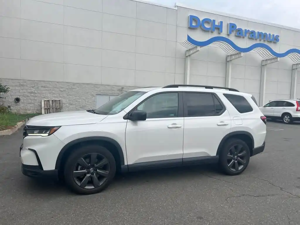 2023 Honda Pilot Sport AWD's photo