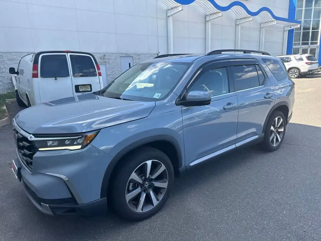 2023 Honda Pilot Elite AWD photo 1