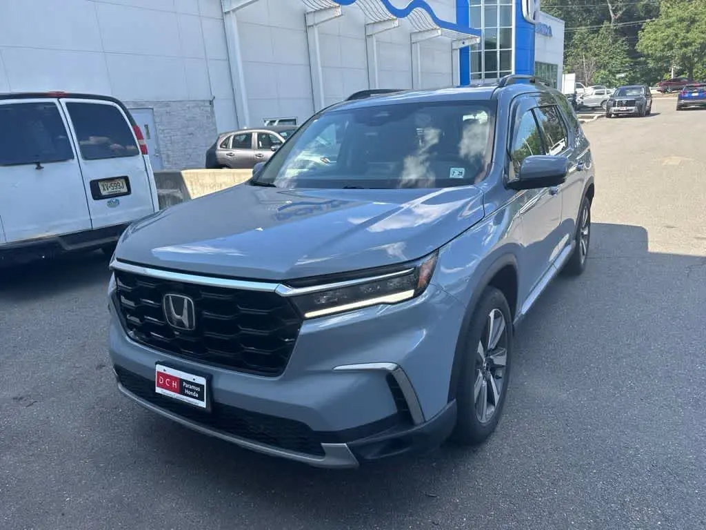 2023 Honda Pilot Elite AWD photo 3