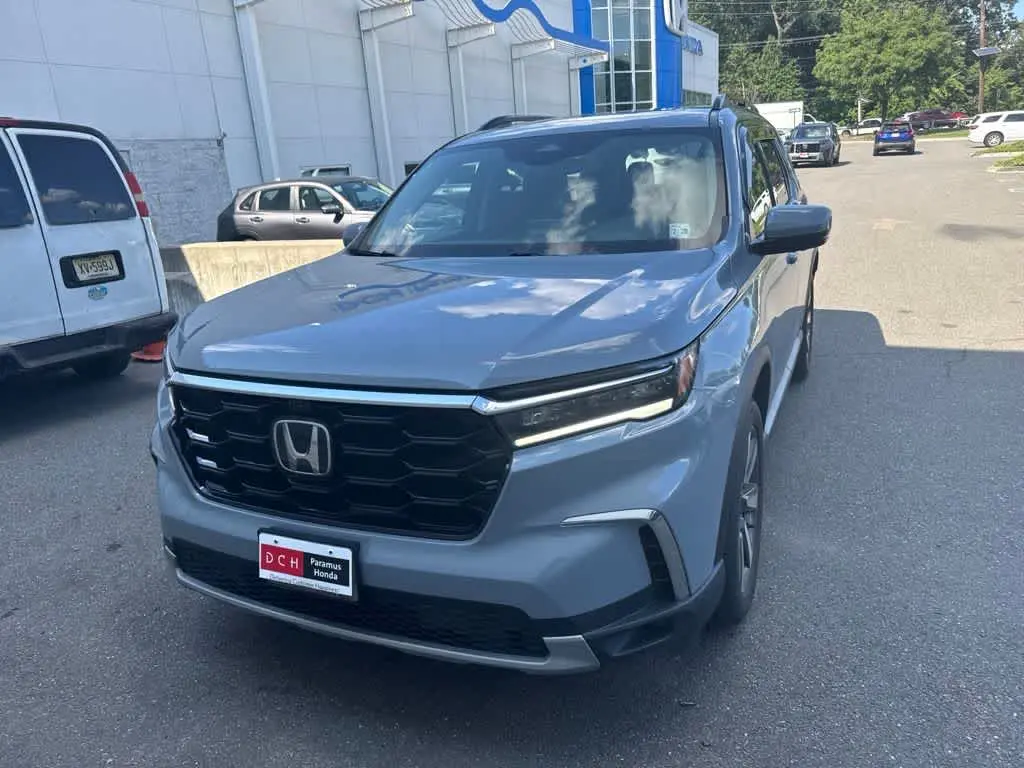 2023 Honda Pilot Elite AWD photo 4
