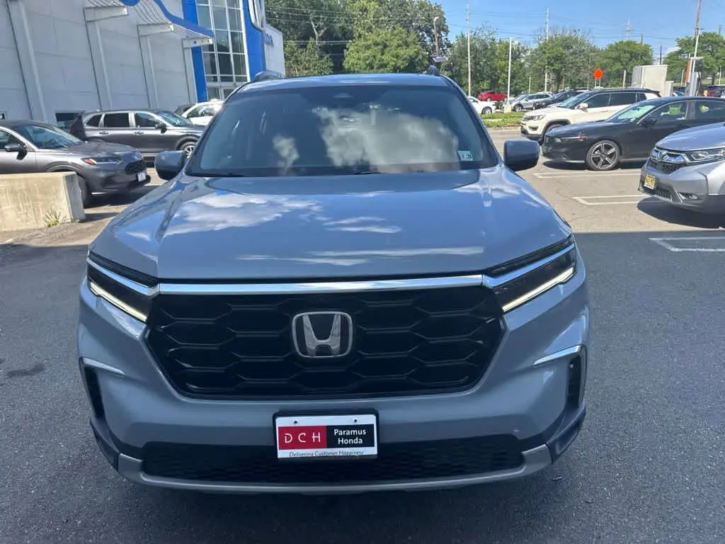 2023 Honda Pilot Elite AWD photo 5
