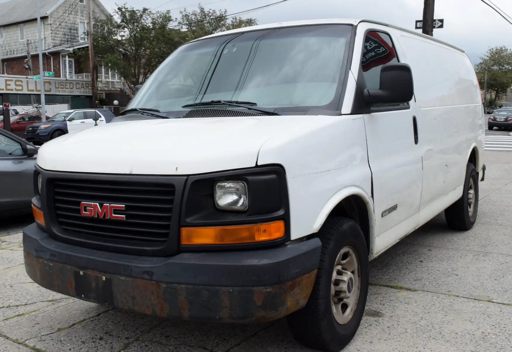 2005 GMC Savana 2500 Work Van (HD)'s photo