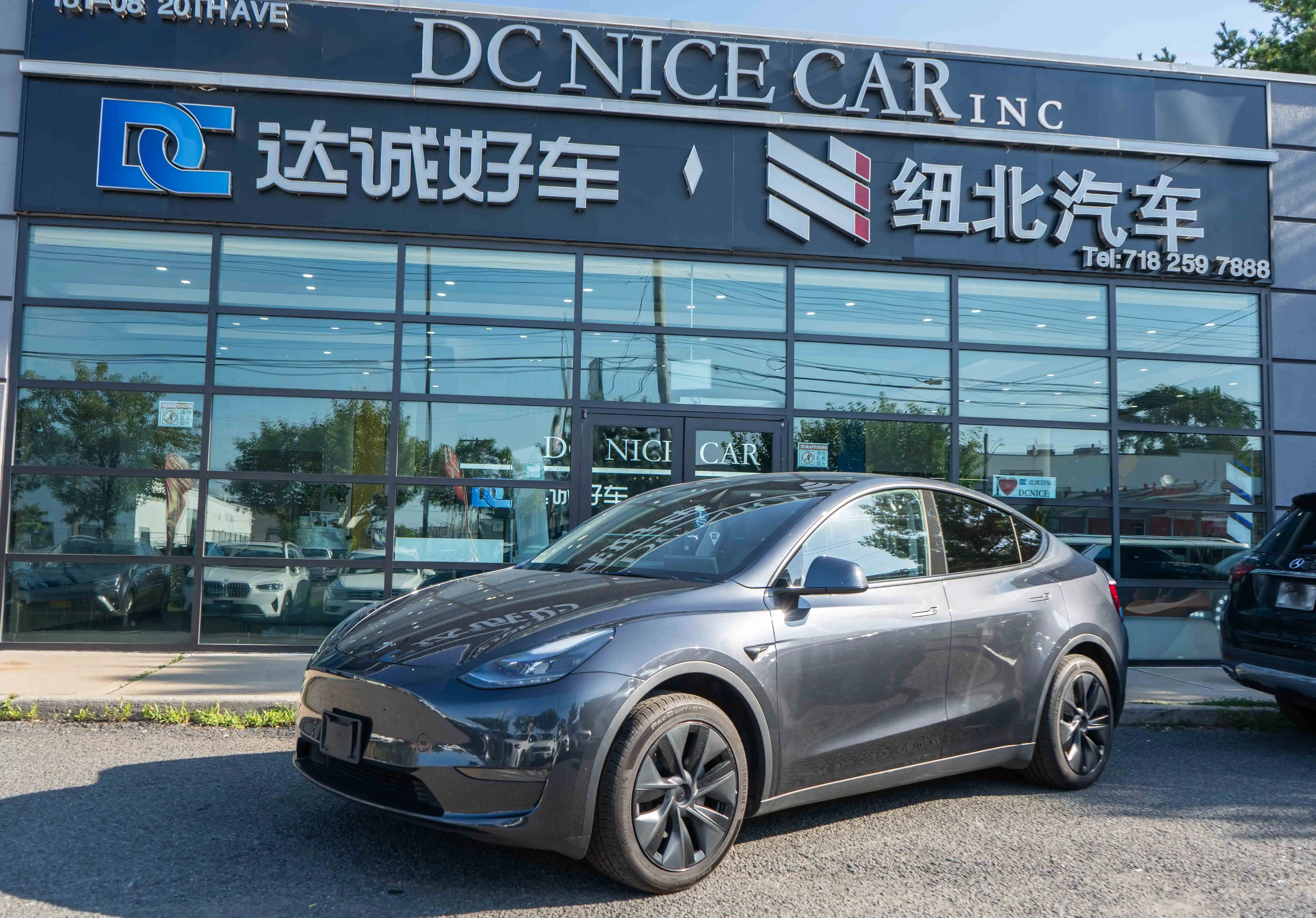 2025 Tesla Model Y Long Range Rear Wheel Drive's photo