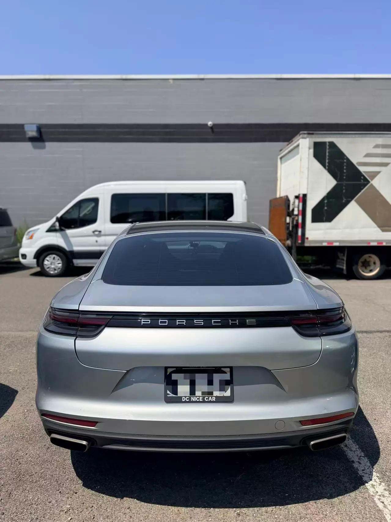 2018 Porsche Panamera Base photo 3