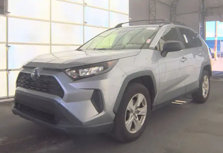 2020 Toyota RAV4 Hybrid LE AWD's photo