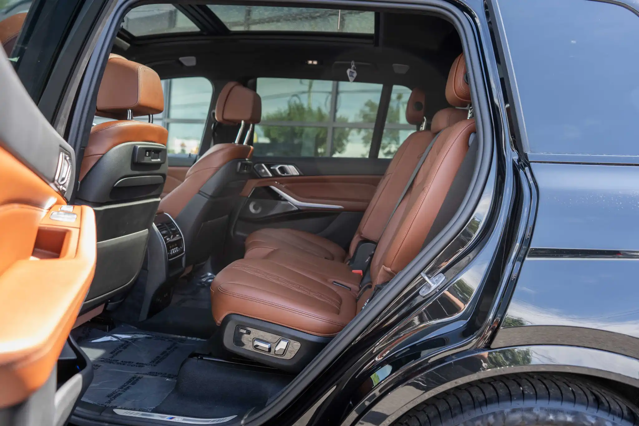2021 BMW X7 M50i xDrive's photo