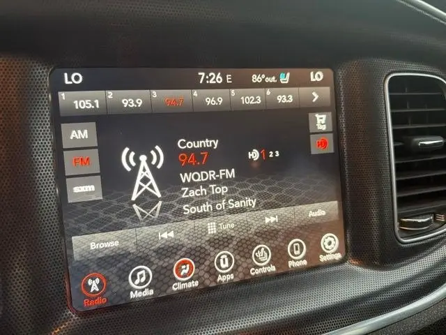 2017 Dodge Charger SXT photo 5