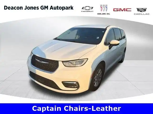 2023 Chrysler Pacifica Touring L's photo