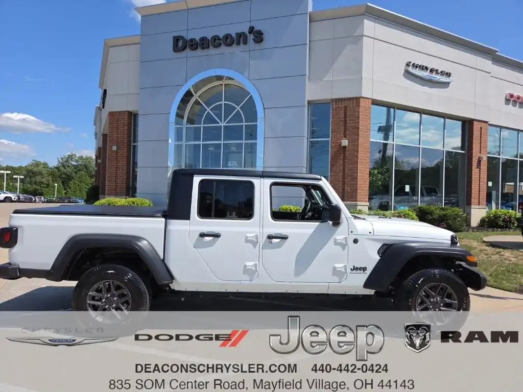 2025 Jeep Gladiator Sport S Auto's photo