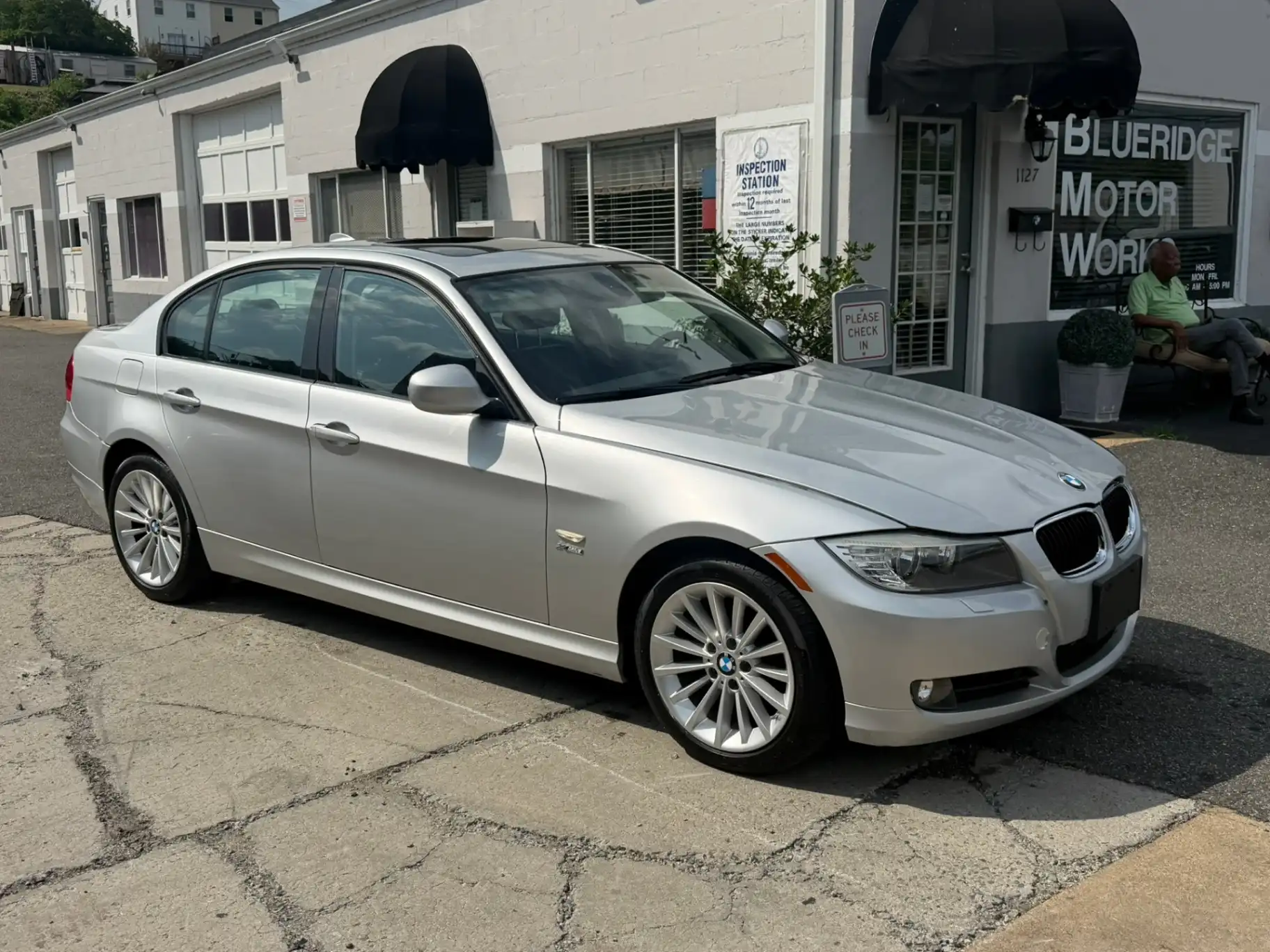 2011 BMW 3 Series 328i xDrive Sedan SULEV's photo