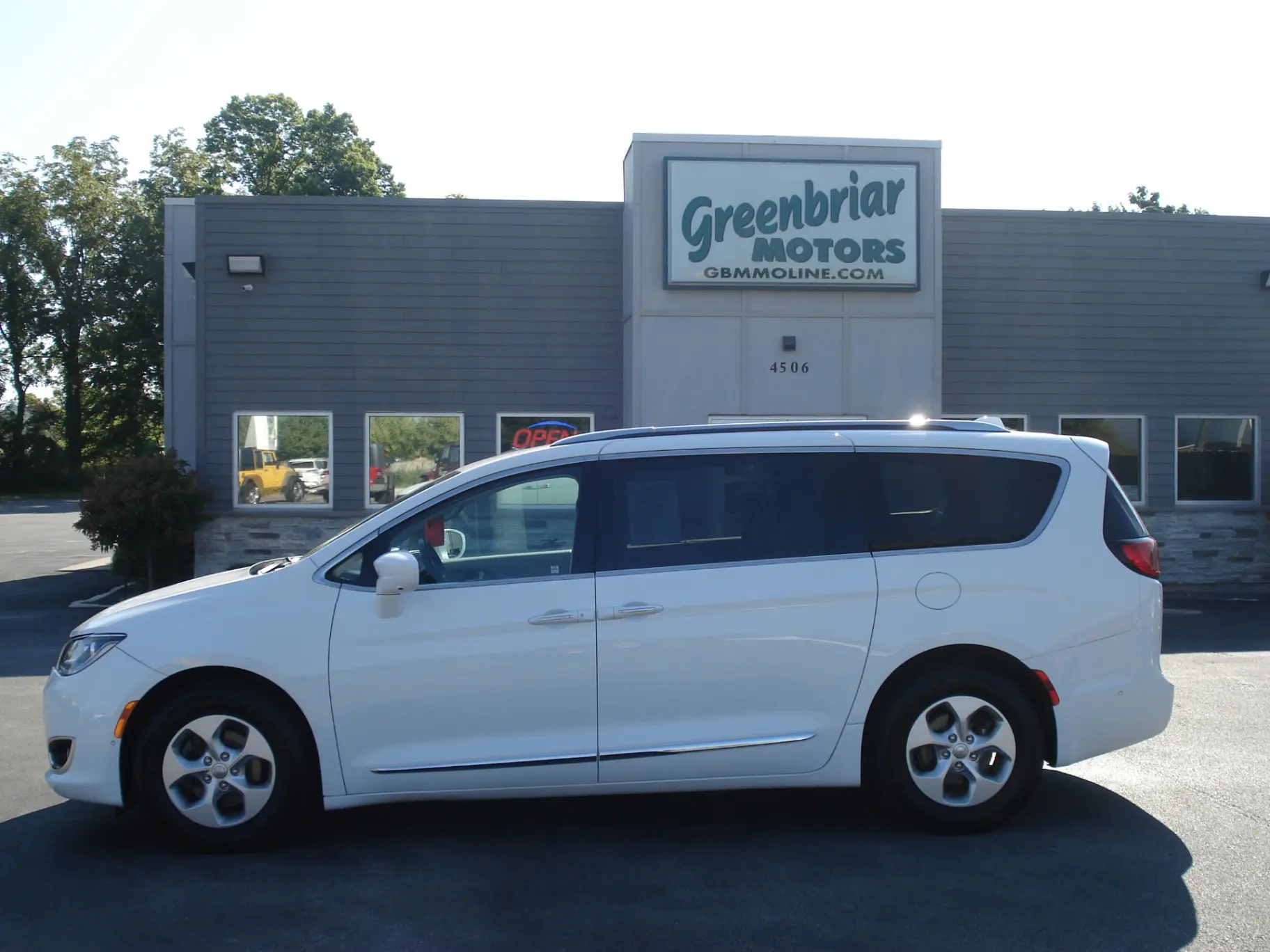 Vehicle Image 1