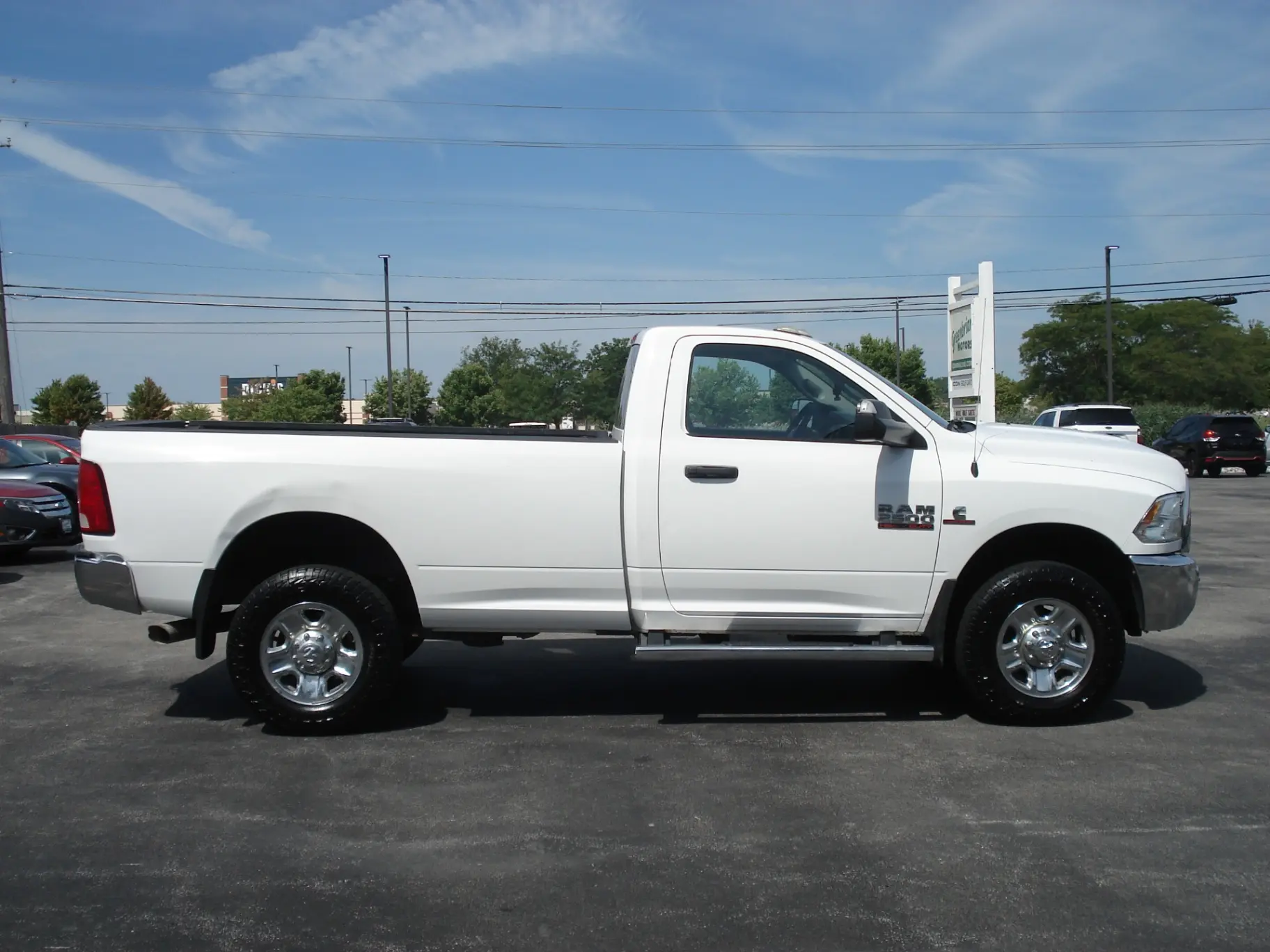 2017 RAM 2500 Tradesman 4X4 Regular Cab photo 3