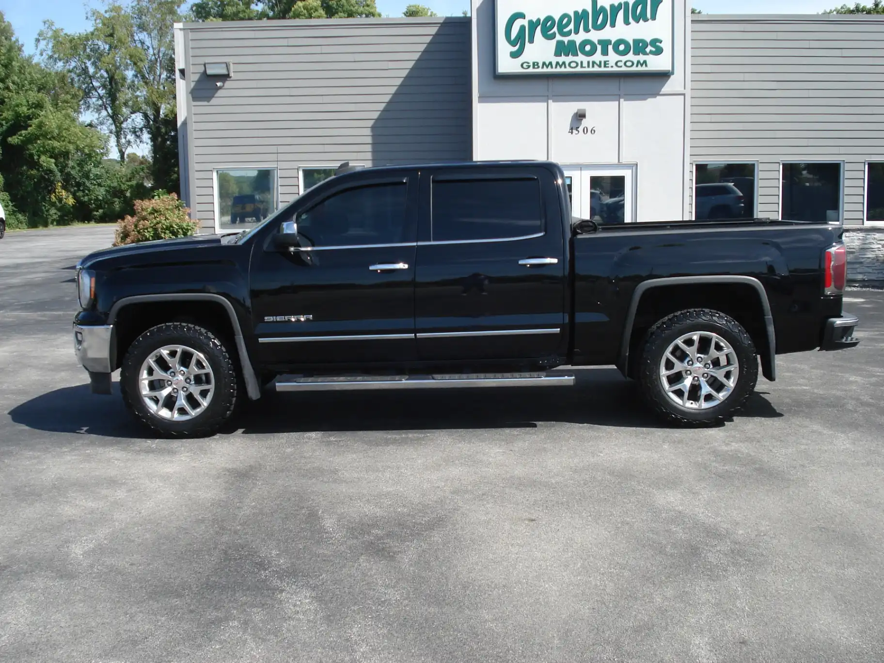 2017 GMC Sierra SLT 4WD Crew Cab Short Box's photo