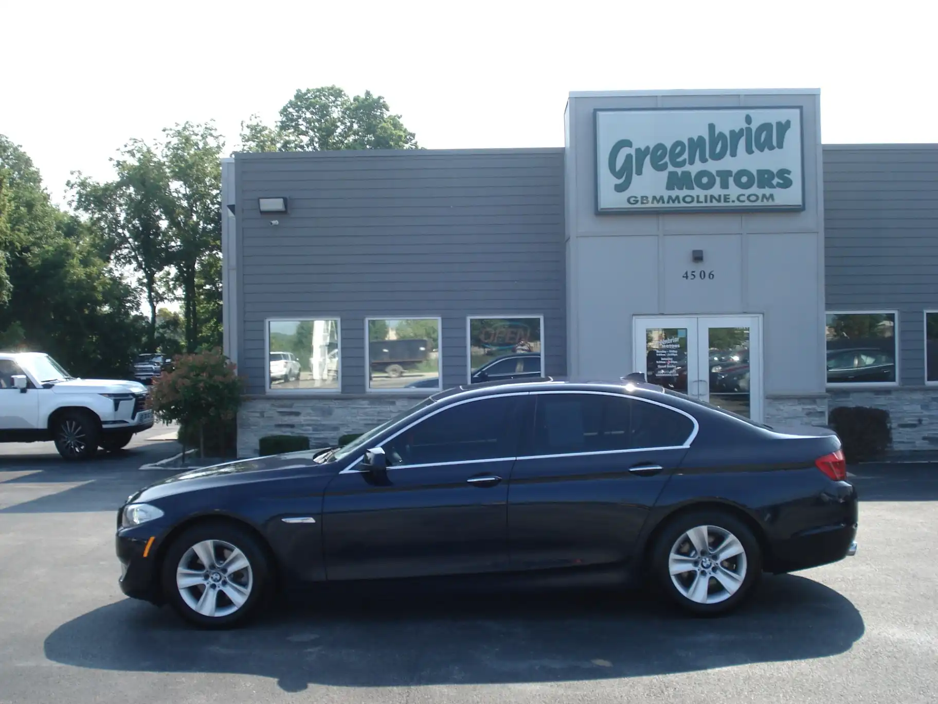 2013 BMW 5 Series 528i xDrive Sedan's photo