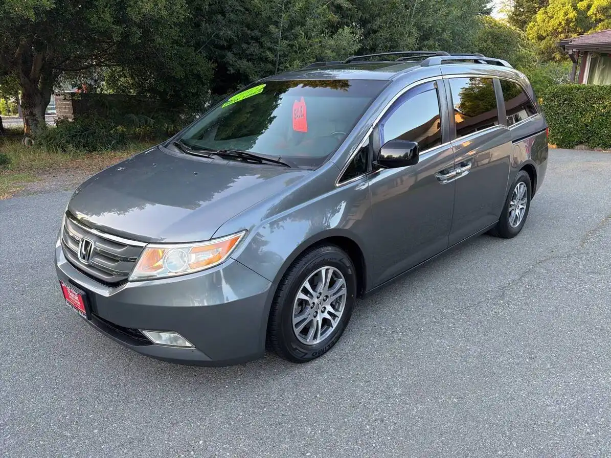 2013 Honda Odyssey EX-L w/DVD Rear Entertainment System's photo