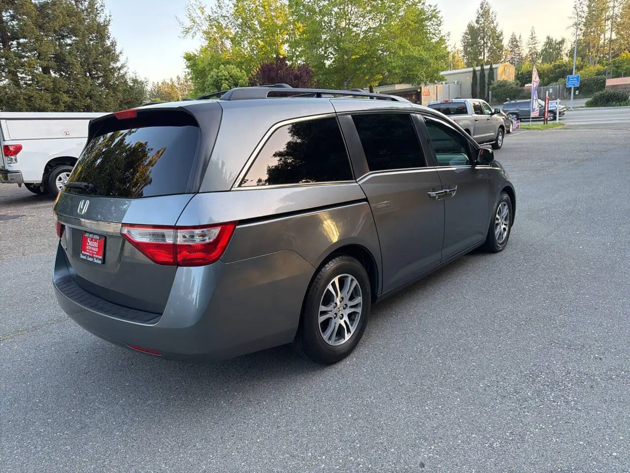 2013 Honda Odyssey EX-L w/DVD Rear Entertainment System photo 3