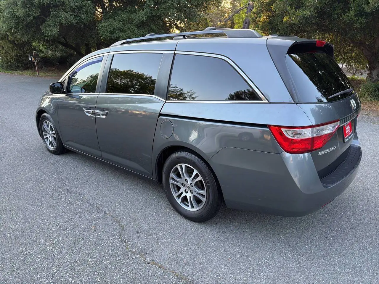 2013 Honda Odyssey EX-L w/DVD Rear Entertainment System photo 4