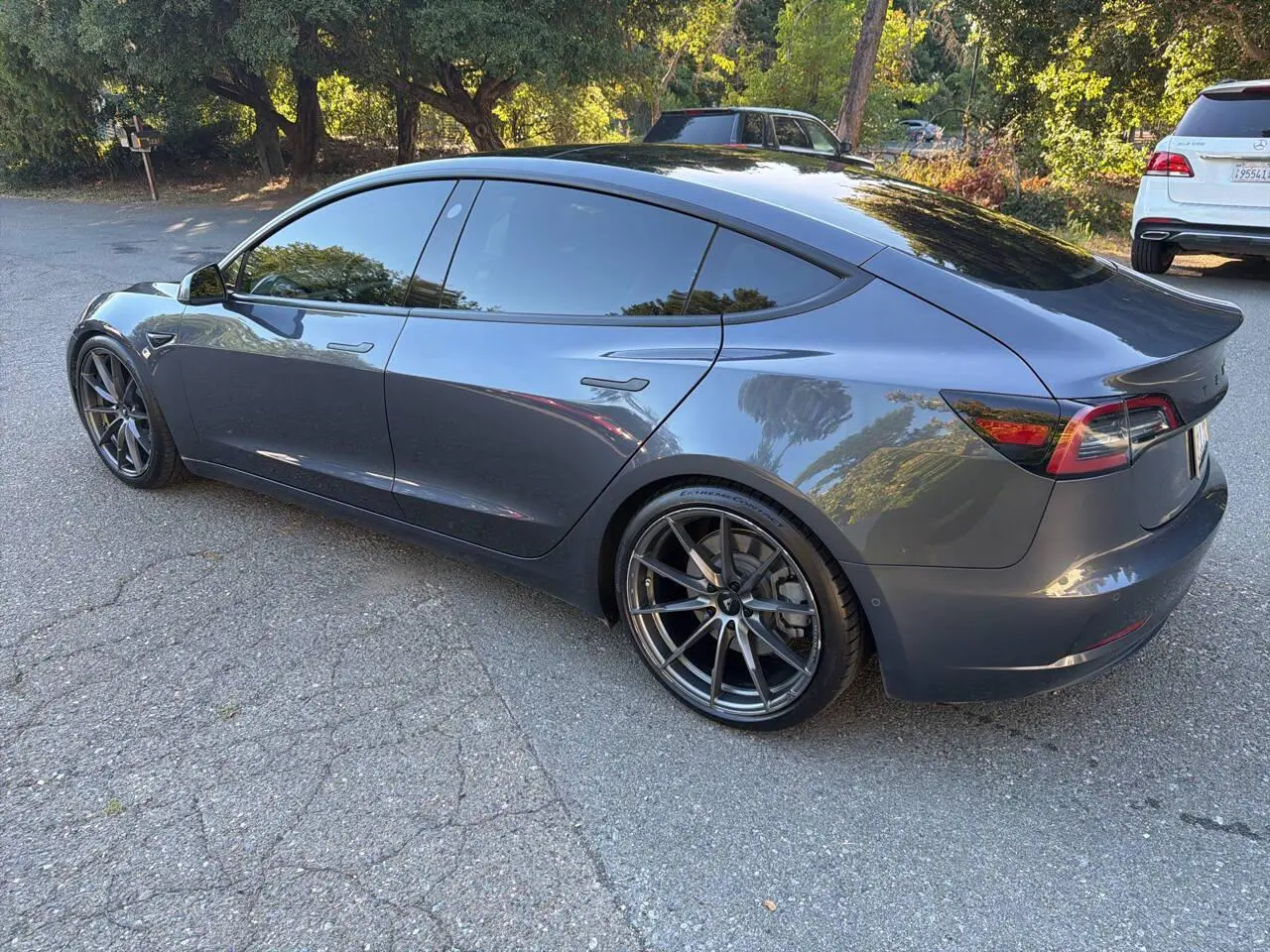 2018 Tesla Model 3 Base photo 4