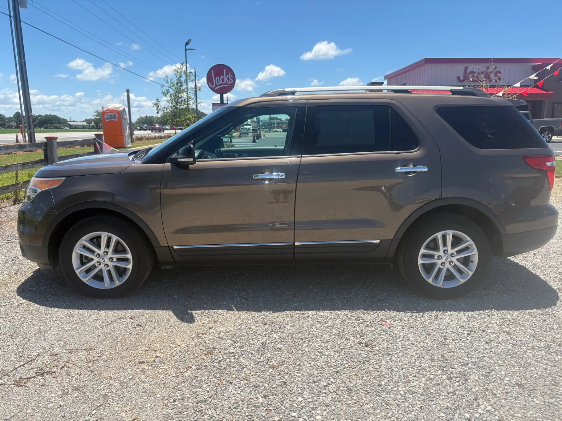 2015 Ford Explorer XLT photo 4