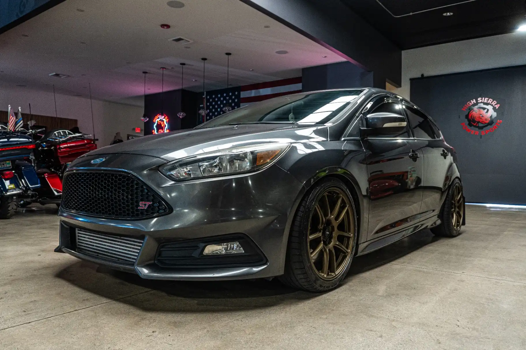 2018 Ford Focus Hatch ST's photo