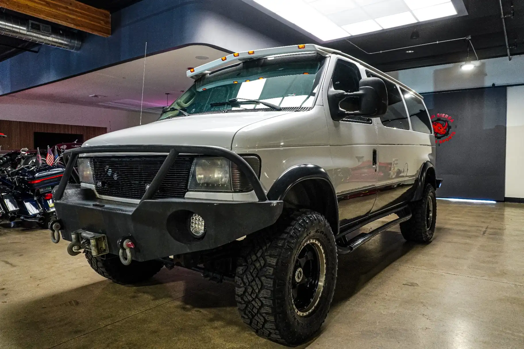 2005 Ford E-Series E-350 XL Super Duty's photo