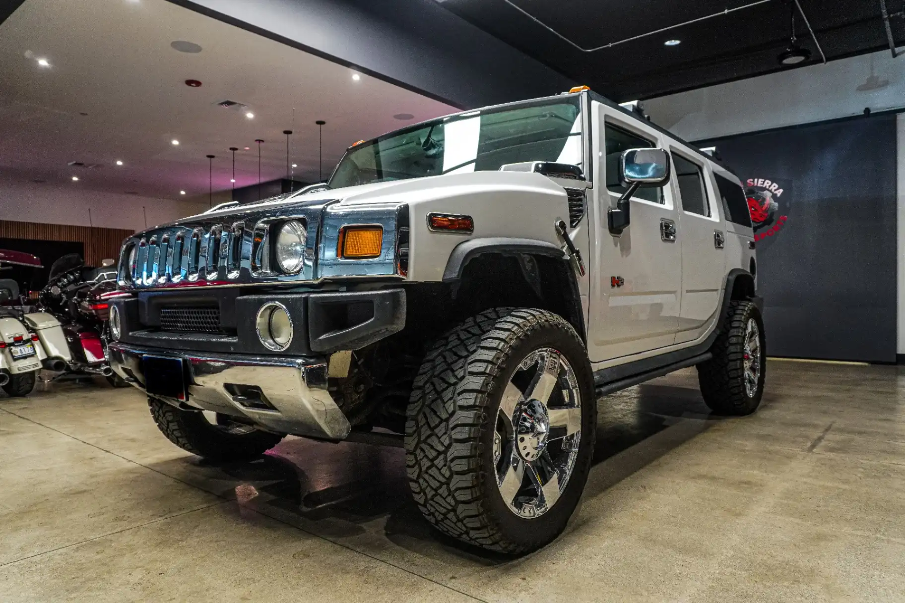2005 Hummer H2 SUV's photo